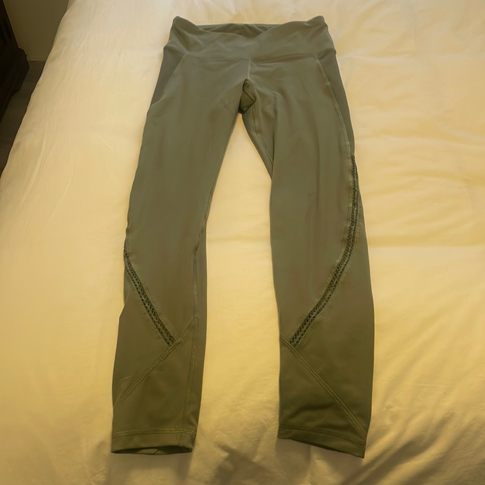 Mono B workout leggings